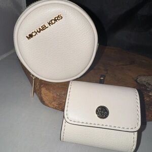 Michael Kors Cream Round Leather Coin Pouch & Air Pod case